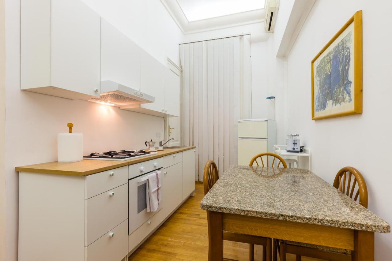 Appartement A Due Passi Dal Lungomare Di Mergellina By Wonderful Italy à Naples Extérieur photo